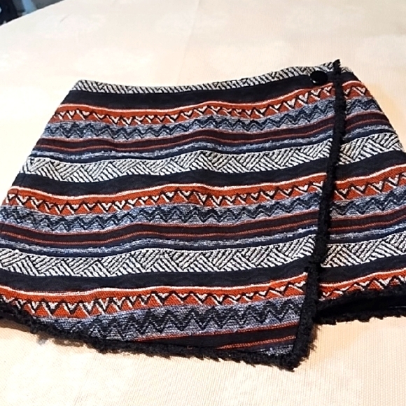 Sam Edelman Mini Skirt with Tribal Pattern - Picture 1 of 8